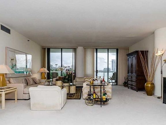 3rd image of 4000 Island Blvd #5
