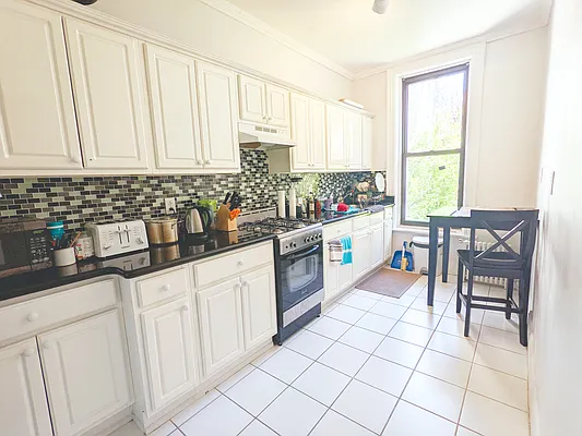 Rented by Highline Residential | media 2