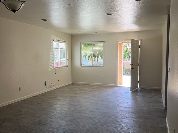 5th image of 619 W Glaze Ave APT C