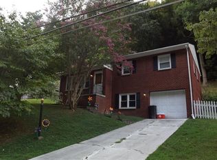 907 Chappell Rd, Charleston, WV 25304
