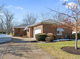 586 Bishop Rd, Highland Heights, OH 44143