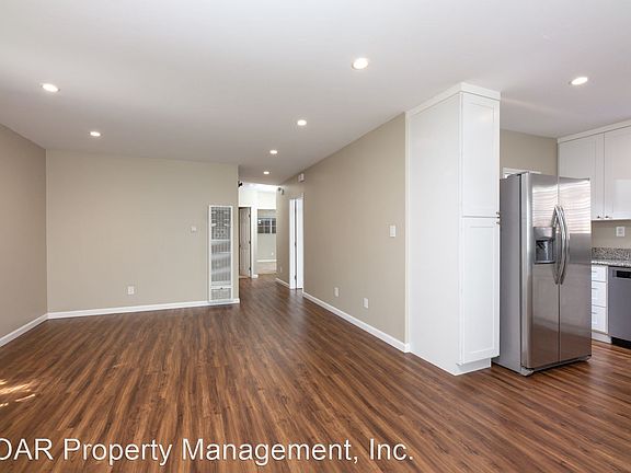 2nd image of 246 Coronado Ave APT 4