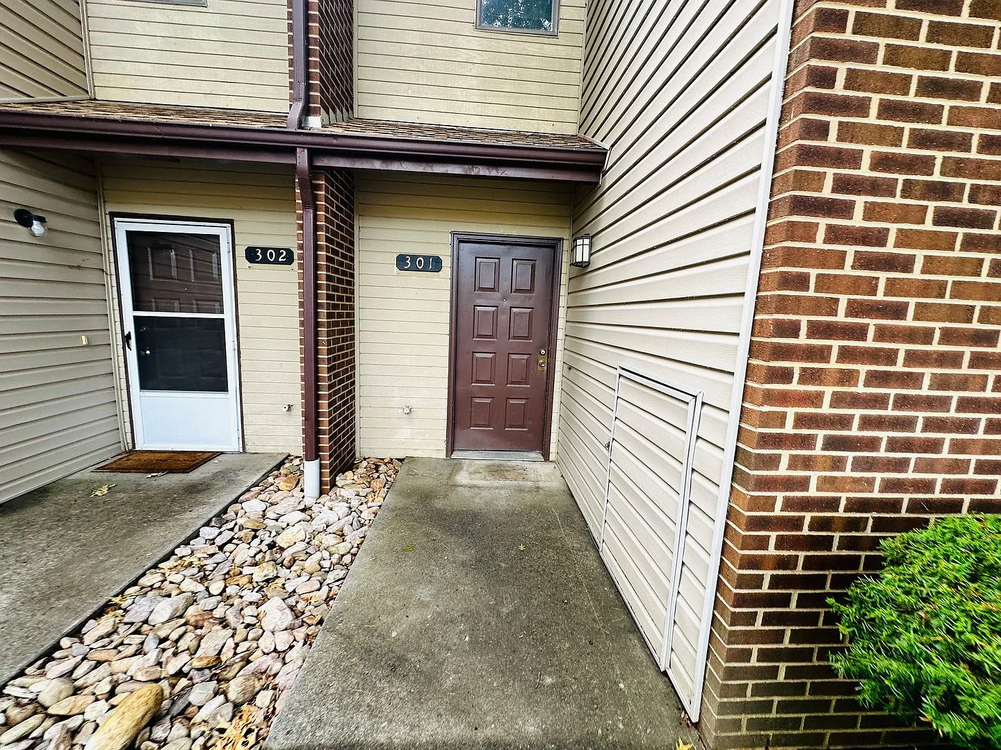 3 Bedroom 2.5 Bath Townhouse — Photo 3