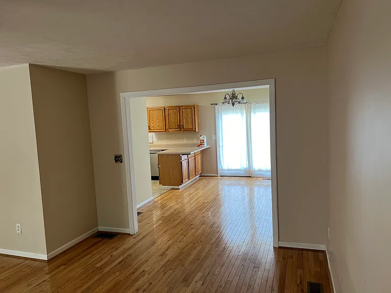 Meadow Ridge Dr — Photo 7