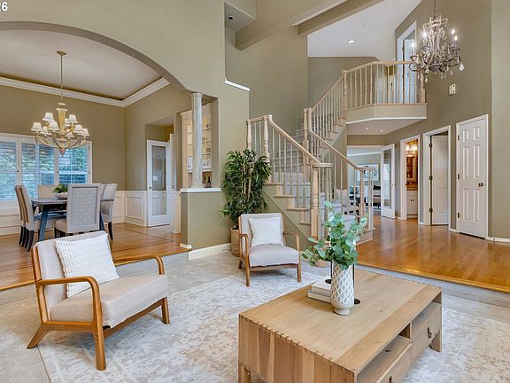 5th image of 769 Nicole Dr