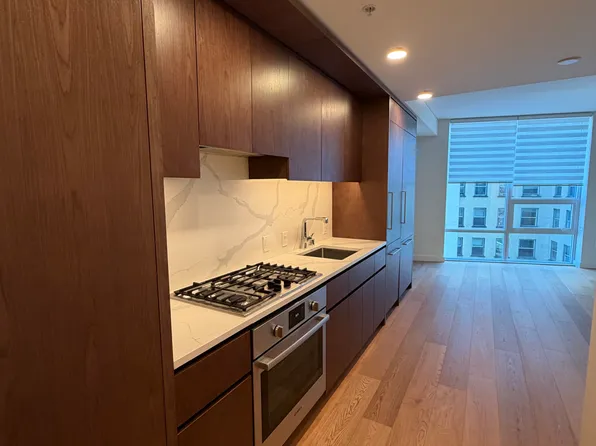 121 Stewart St #609, Seattle, WA 98101