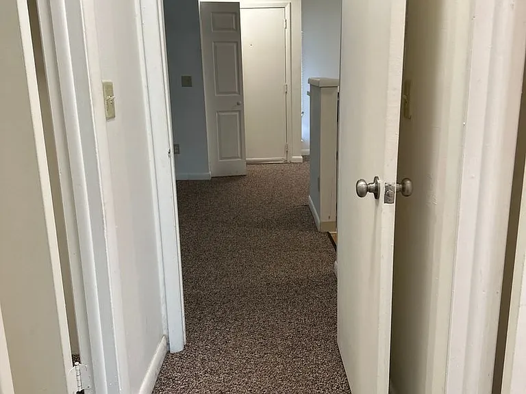 University Park Apartments near Cornell University — Photo 117