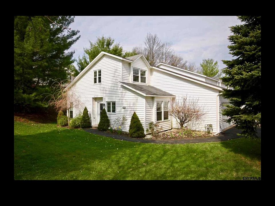 1st image of 9 Woodside Dr