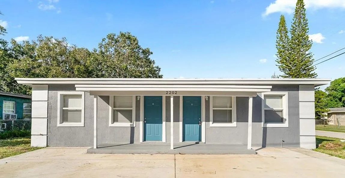 2 bed, 1.0 bath, 585 sqft, $1,300 — Photo 1