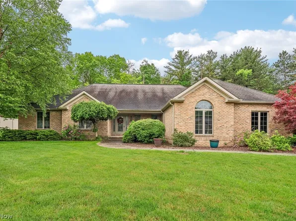 2057 Bishop Woods Ct, Poland, OH 44514