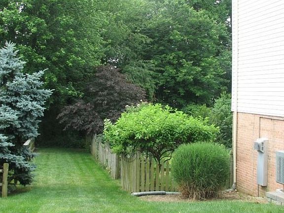 3rd image of 1355 Merry Hill Ct