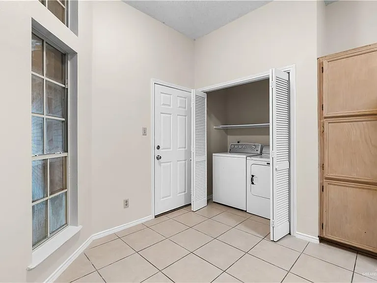 1709 Jonquil Ave — Photo 9