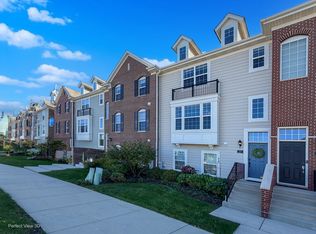 27 Bethel Ln, Schaumburg, IL 60194