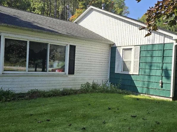 3750 S Lakeshore Rd, Harbor Beach, MI 48441