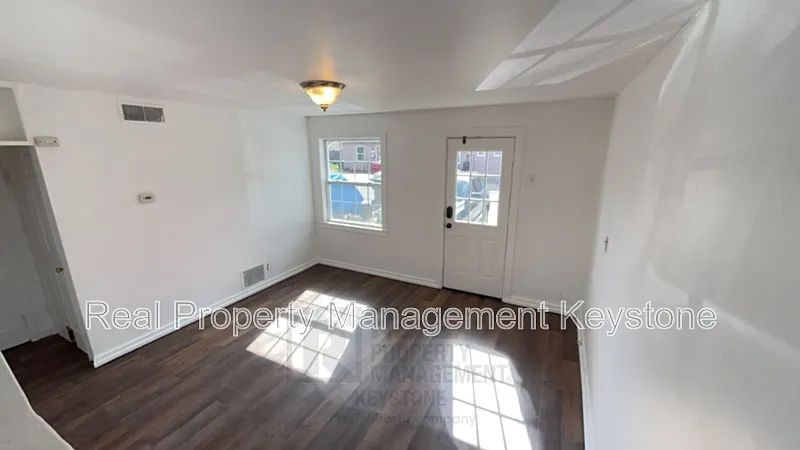 Building Photo - 138 Delaware Dr
