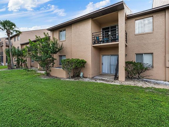 2nd image of 5219 VIA HACIENDA CIRCLE #B109