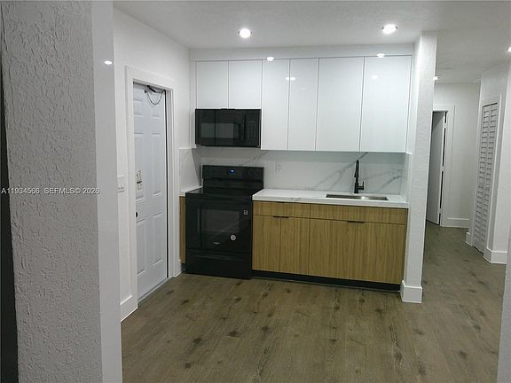 3rd image of 12400 NE 11th Ct #1