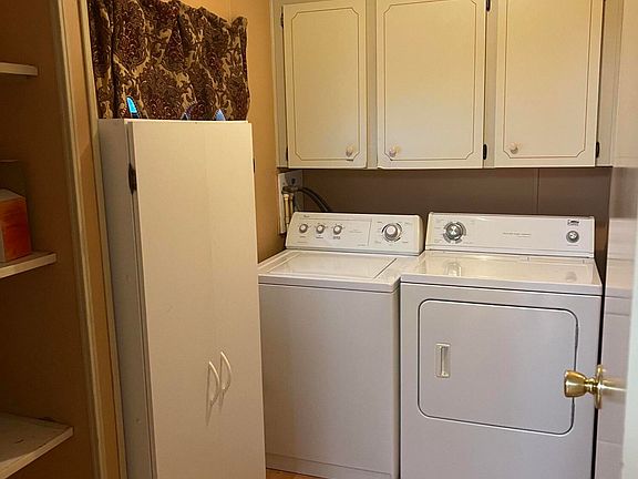 4th image of 550 Joanne Ln
