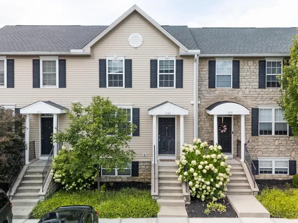 355 Oxford Oak Dr, Blacklick, OH 43004
