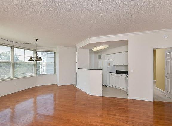 3rd image of 300 Mamaroneck Ave APT 635