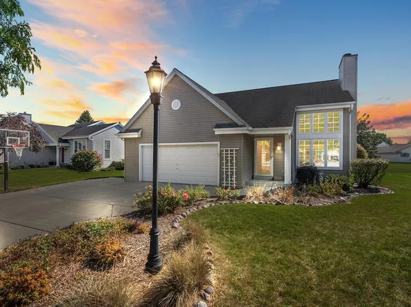 1320 Chesterwood LANE, Pewaukee, WI 53072