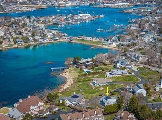 7 Hawthorne Ln, Gloucester, MA 01930