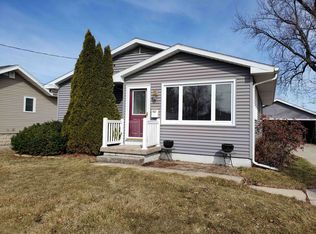 1230 W 10th Ave, Oshkosh, WI 54902