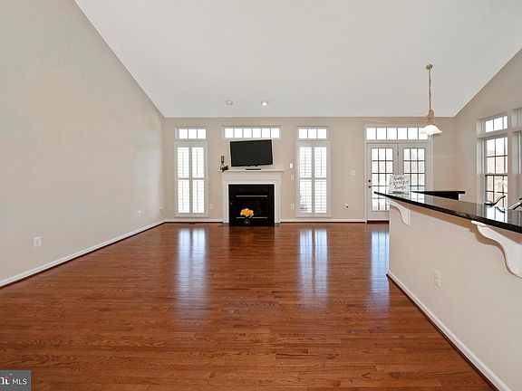 5th image of 10544 Edwardian Ln #116