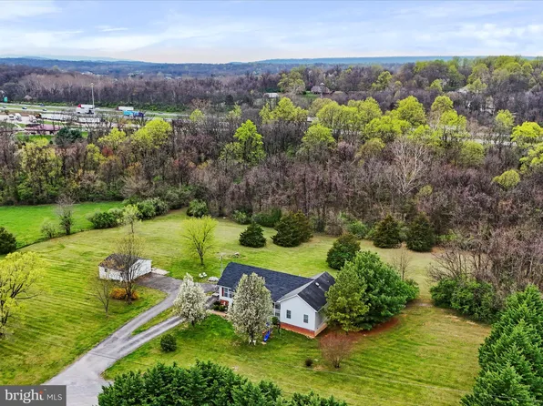 49 Peach Tree Ln, Bunker Hill, WV 25413