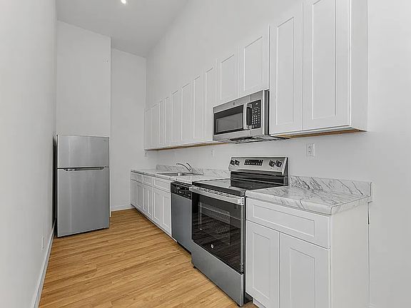 4th image of 81 Willoughby St #709