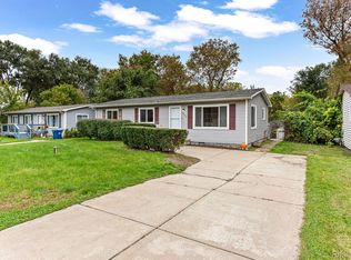 5089 Lakeborn Dr, White Lake, MI