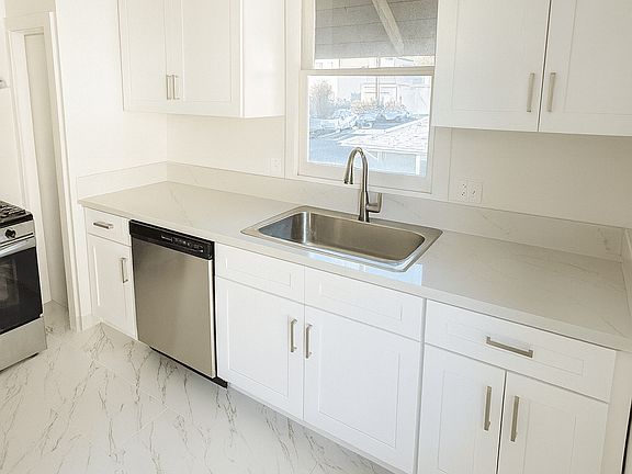 2nd image of 4557 N Figueroa St #3