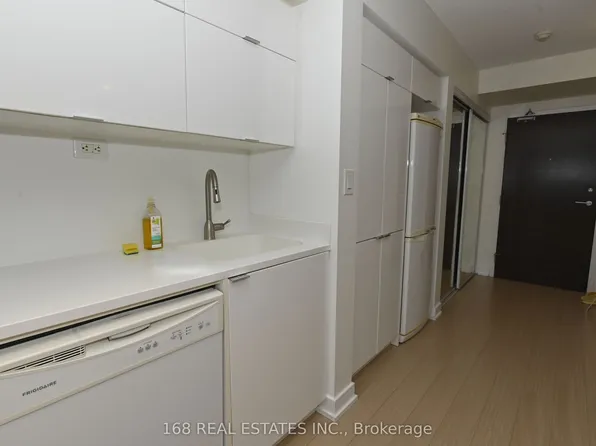 151 Dan Leckie Way #920, Toronto, ON M5V 4B2