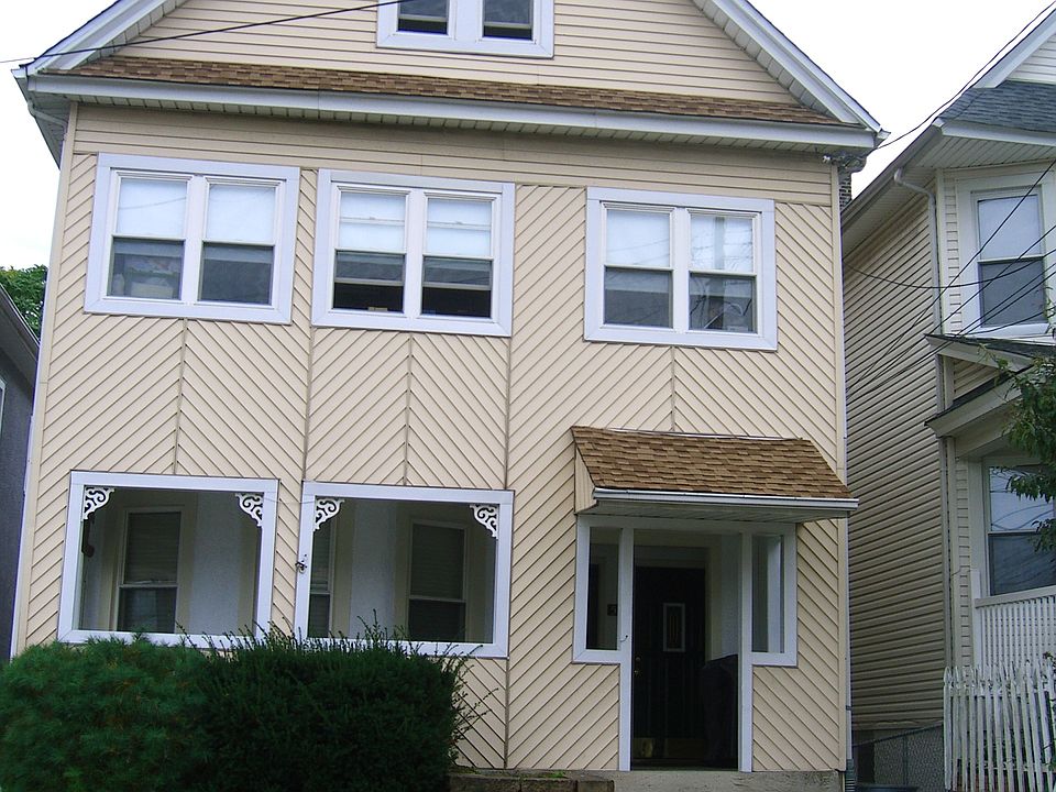 1st image of 52 Oxford Pl