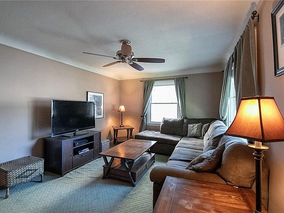 4th image of 20684 Stanford Ave