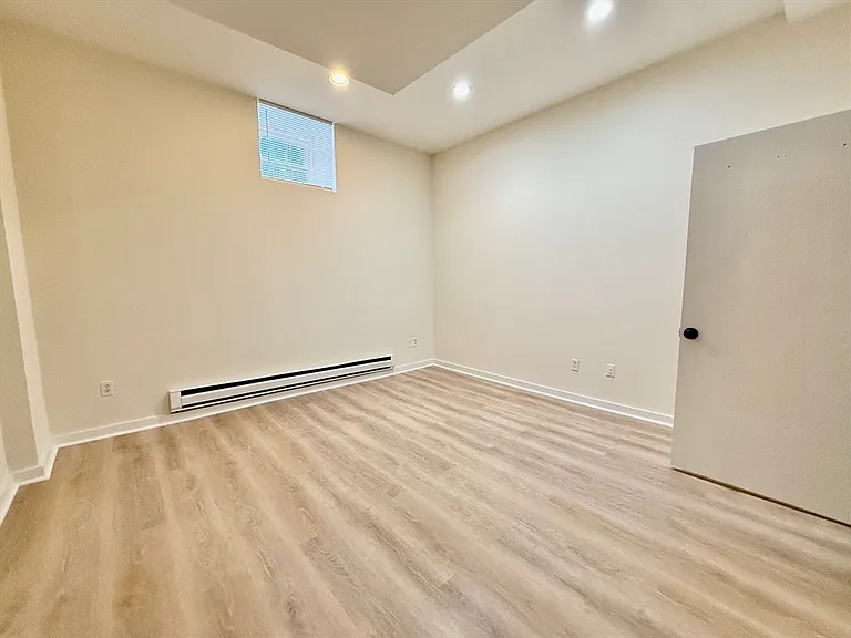 452 Park Dr #C — Photo 3