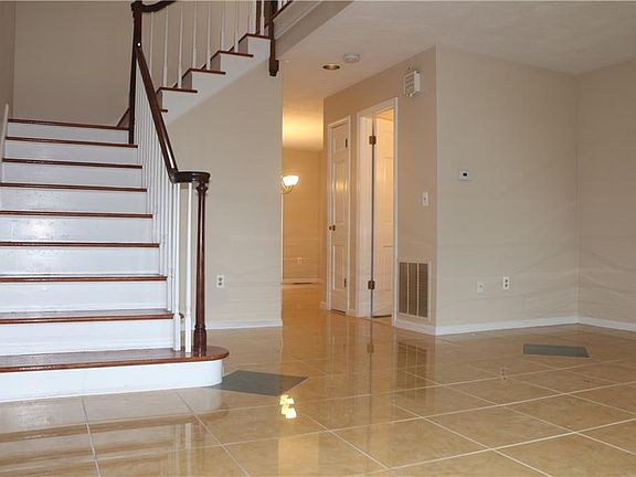 2nd image of 101 Wyndham Ave
