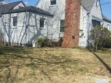 2nd image of 20 Nassau Ave