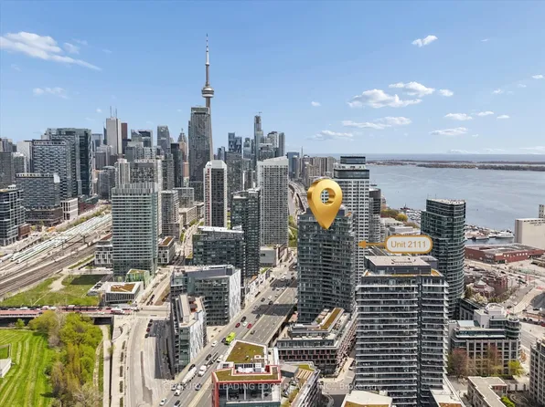 20 Bruyeres Mews #2111, Toronto, ON M5V 0G8