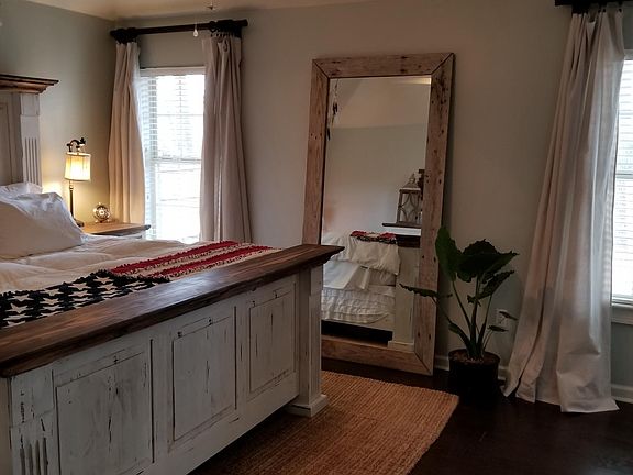 4th image of 515 Bowie Dr
