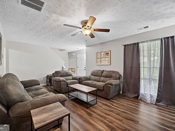 5th image of 815 Sterling Pl