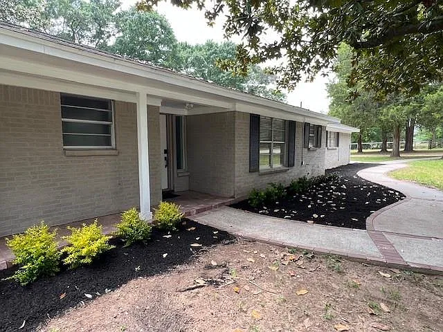 3 bed, 2.0 bath, 1751 sqft, $2,650 — Photo 3