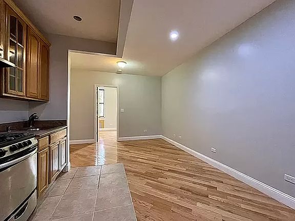 3rd image of 343 E 115th St #4D