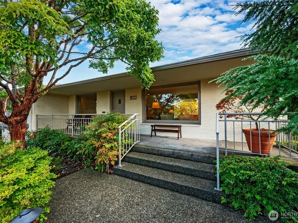 2610 42nd Avenue W, Seattle, WA 98199