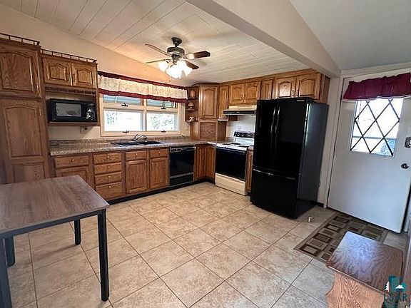 2nd image of 45 Glen Cr