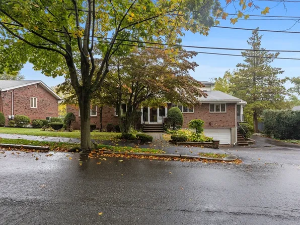 171 Shaw Rd, Brookline, MA 02467
