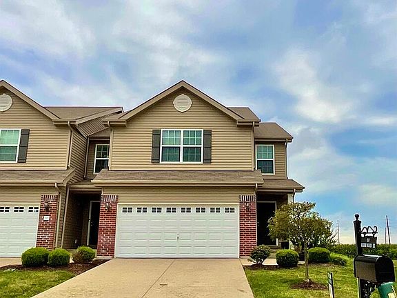 2nd image of 830 Harbor Woods Dr