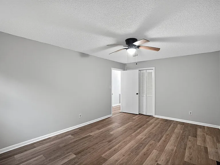 1494 Carpenter St — Photo 16
