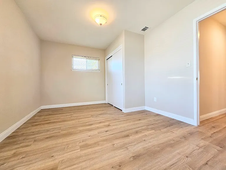 5424 Lodi St — Photo 27