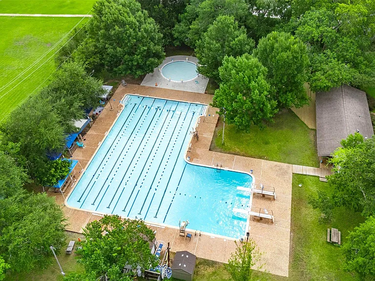 4831 Stillbrooke Dr — Photo 35